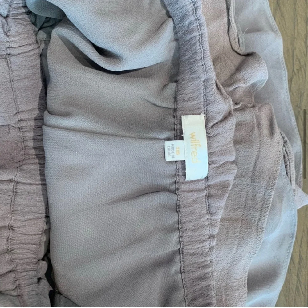 Flowy crepe grey Wilfred shorts - Picture 3 of 4